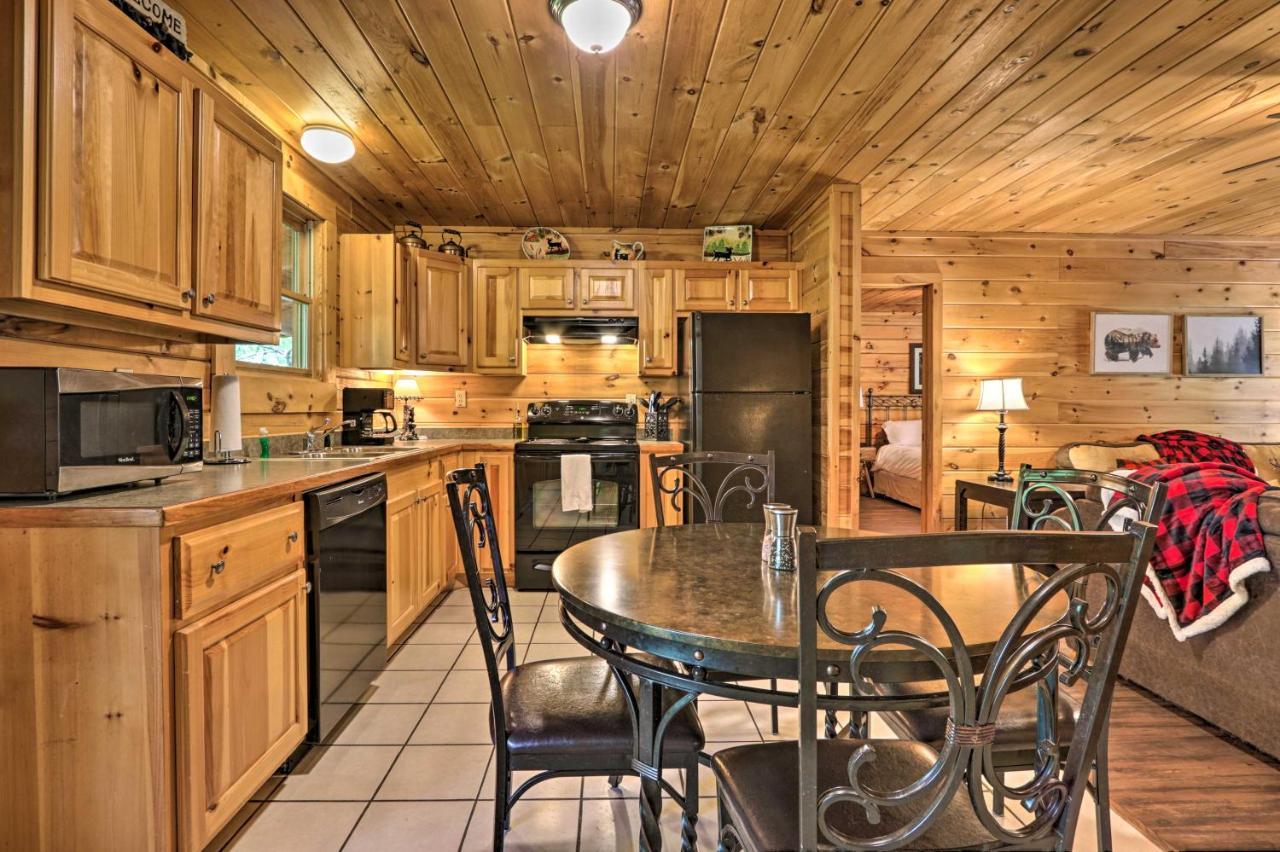 Cabin With Deck And Fireplace Less Than 3 Mi To Dollywood! Pigeon Forge Kültér fotó