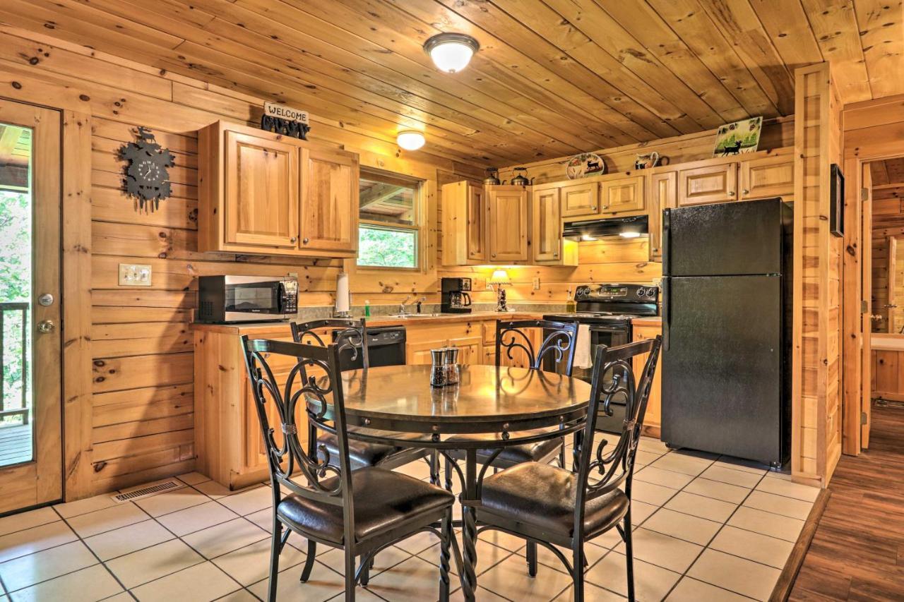 Cabin With Deck And Fireplace Less Than 3 Mi To Dollywood! Pigeon Forge Kültér fotó